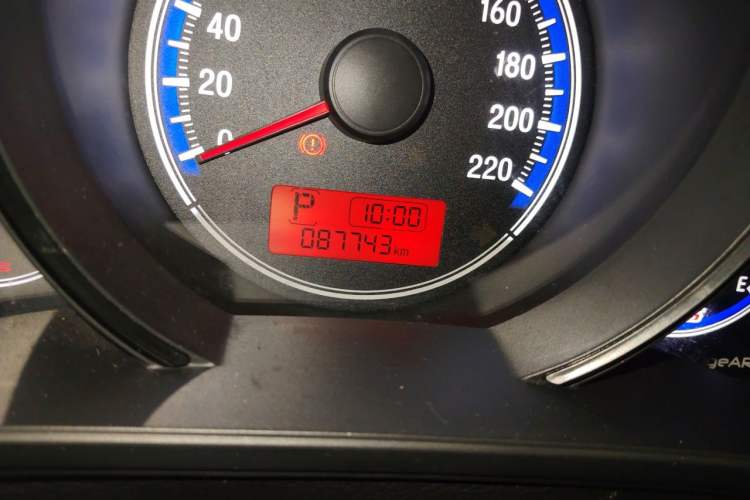 Used Honda Fit 2014 1.5L LX CVT Comfort Model Odometer Close Up