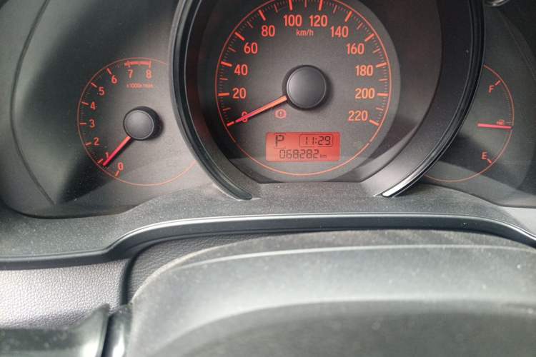 Used Honda Fit 2014 1.5L LX CVT Comfort Model Odometer Close Up