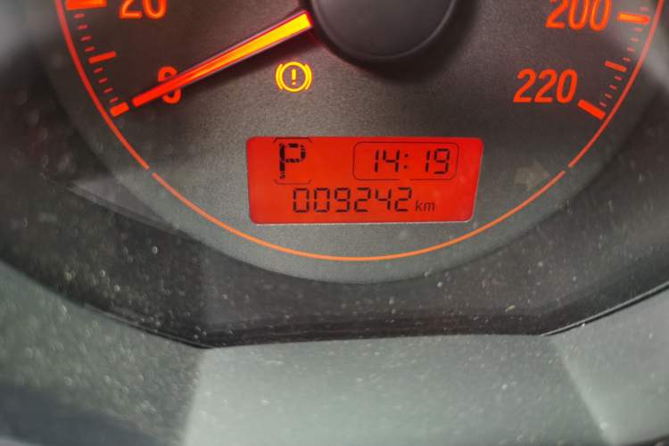 Used Honda Fit 2014 1.5L LX CVT Comfort Model Odometer Close Up