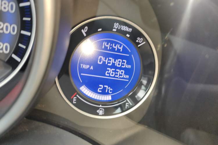 Used Honda Fit 2014 1.5L EXLI CVT Leading Model Odometer Close Up