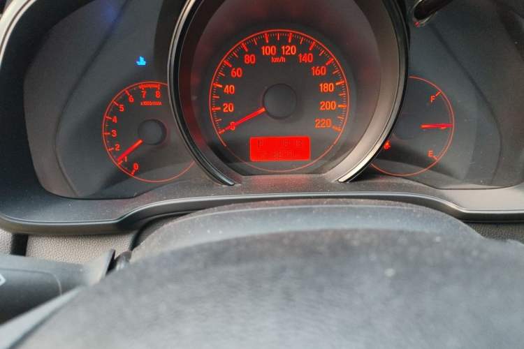 Used Honda Fit 2014 1.5L LX CVT Comfort Model Odometer Close Up