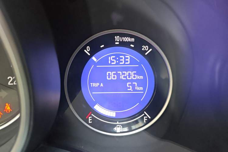 Used Honda Fit 2014 1.5L SE CVT Fashion Model Odometer Close Up