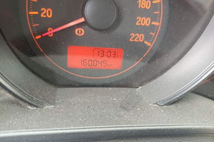 Used Honda Fit 2014 1.5L LX Manual Comfort Model Odometer Close Up