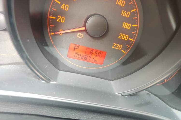 Used Honda Fit 2014 1.5L LX CVT Comfort Model Odometer Close Up
