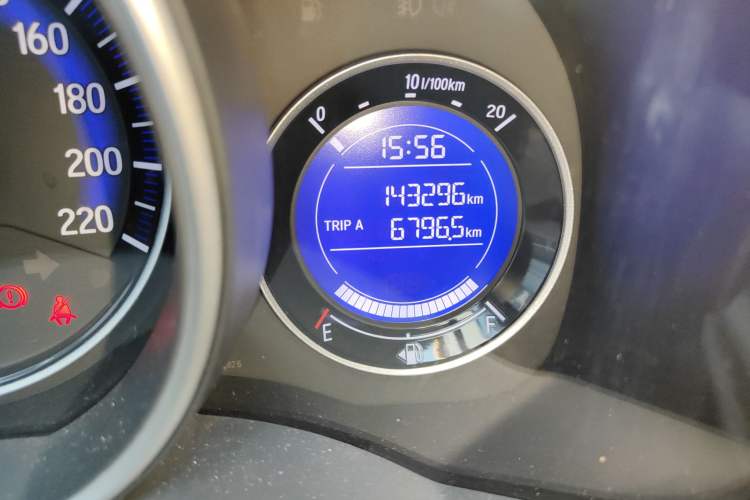 Used Honda Fit 2014 1.5L SE CVT Fashion Model Odometer Close Up