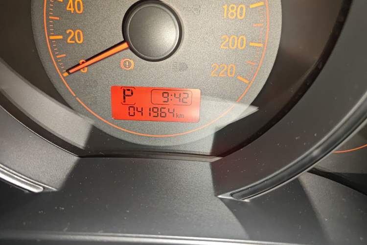 Used Honda Fit 2014 1.5L LX CVT Comfort Model Odometer Close Up