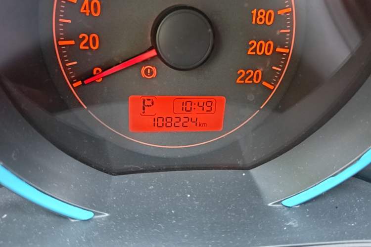 Used Honda Fit 2014 1.5L LX CVT Comfort Model Odometer Close Up