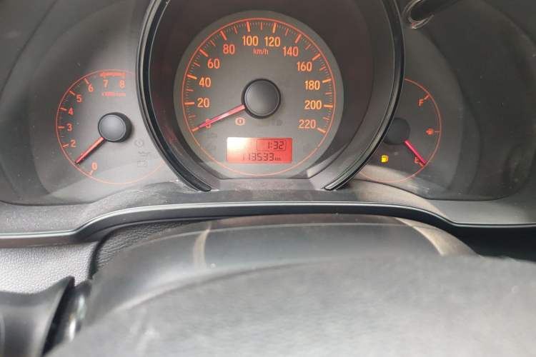 Used Honda Fit 2014 1.5L LX CVT Comfort Model Odometer Close Up
