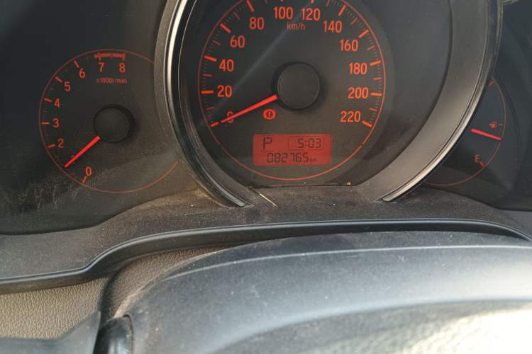 Used Honda Fit 2014 1.5L LX CVT Comfort Model Odometer Close Up