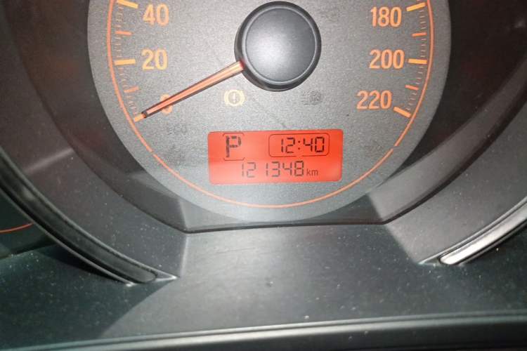 Used Honda Fit 2014 1.5L LX CVT Comfort Model Odometer Close Up