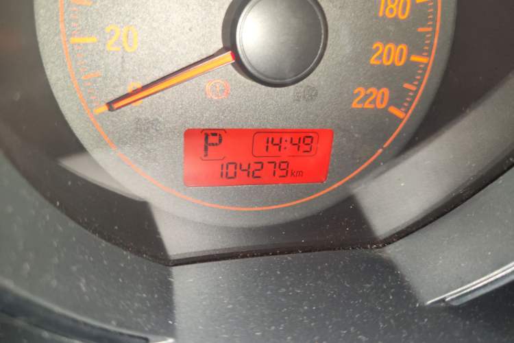 Used Honda Fit 2014 1.5L LX CVT Comfort Model Odometer Close Up