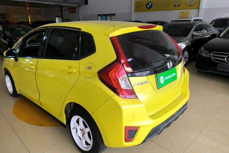 Used Honda Fit 2014 1.5L LX CVT Comfort Model Rear Left 45 Deg