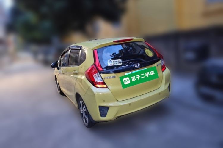 Used Honda Fit 2014 1.5L SE CVT Fashion Model Rear Left 45 Deg