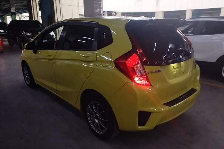 Used Honda Fit 2014 1.5L LX CVT Comfort Model Rear Left 45 Deg