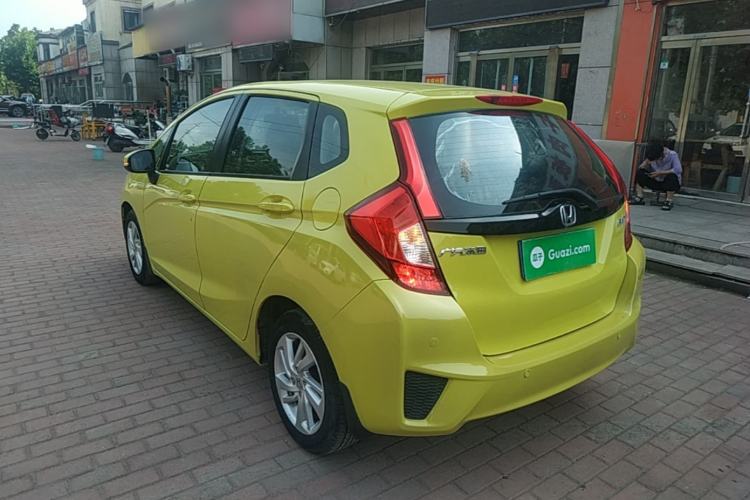 Used Honda Fit 2014 1.5L SE CVT Fashion Model Rear Left 45 Deg