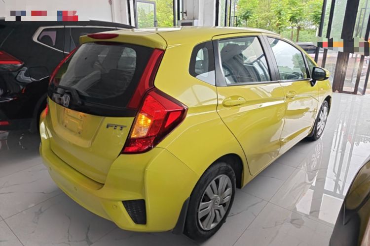 Used Honda Fit 2014 1.5L LX CVT Comfort Model Rear Right 45 Deg