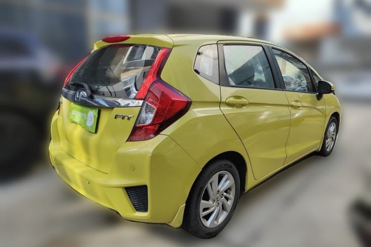 Used Honda Fit 2014 1.5L SE CVT Fashion Model Rear Right 45 Deg