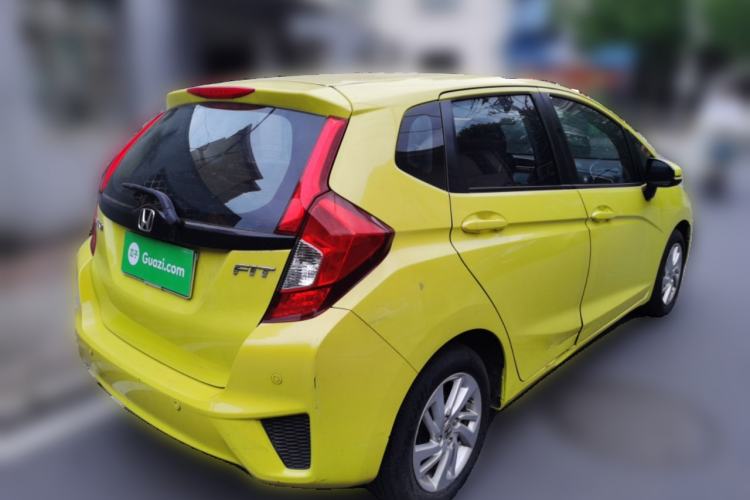 Used Honda Fit 2014 1.5L SE CVT Fashion Model Rear Right 45 Deg