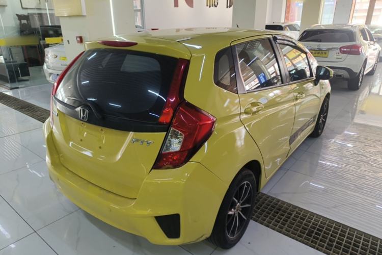Used Honda Fit 2014 1.5L LX CVT Comfort Model Rear Right 45 Deg