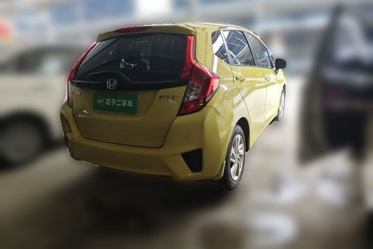 Used Honda Fit 2014 1.5L SE CVT Fashion Model Rear Right 45 Deg