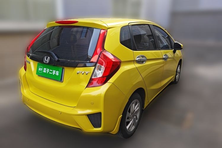Used Honda Fit 2014 1.5L SE CVT Fashion Model Rear Right 45 Deg