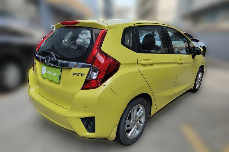 Used Honda Fit 2014 1.5L SE CVT Fashion Model Rear Right 45 Deg