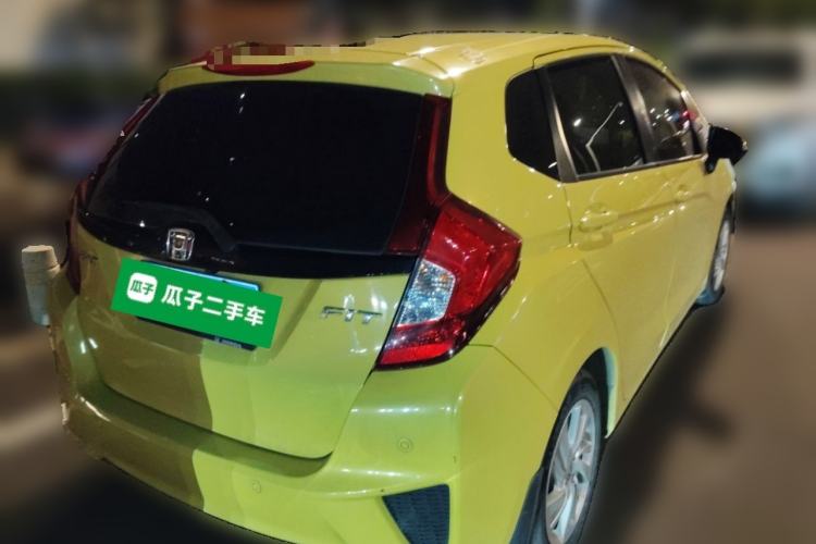 Used Honda Fit 2014 1.5L SE CVT Fashion Model Rear Right 45 Deg