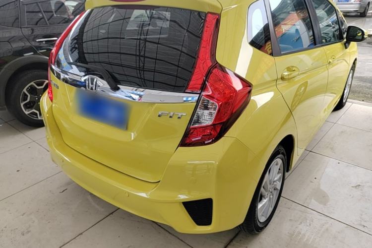 Used Honda Fit 2014 1.5L EX CVT Elite Model Rear Right 45 Deg
