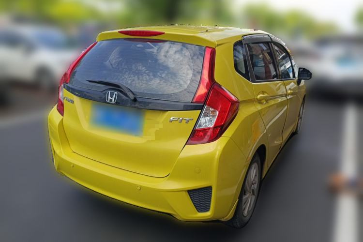 Used Honda Fit 2014 1.5L SE CVT Fashion Model Rear Right 45 Deg