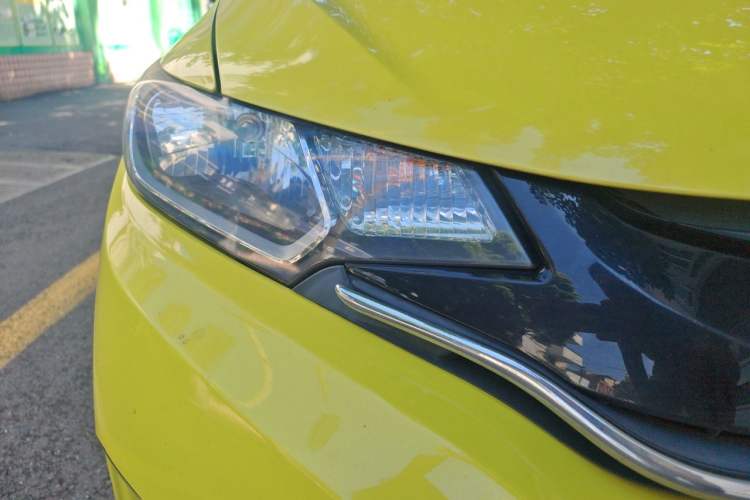 Used Honda Fit 2014 1.5L LX CVT Comfort Model Right Front Headlight