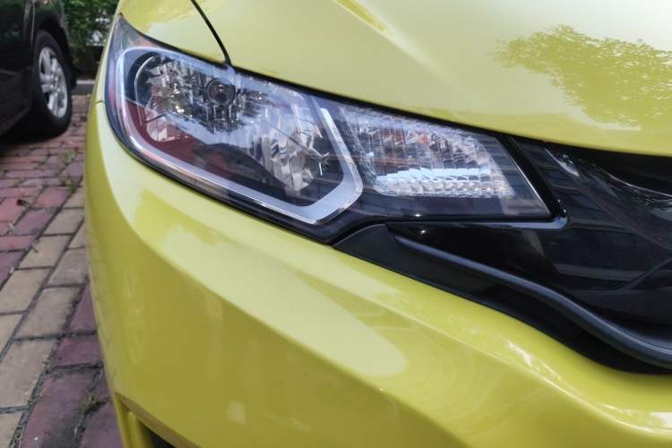 Used Honda Fit 2014 1.5L LX CVT Comfort Model Right Front Headlight