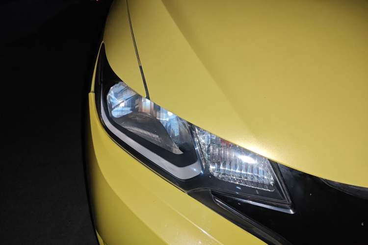 Used Honda Fit 2014 1.5L LX Manual Comfort Model Right Front Headlight