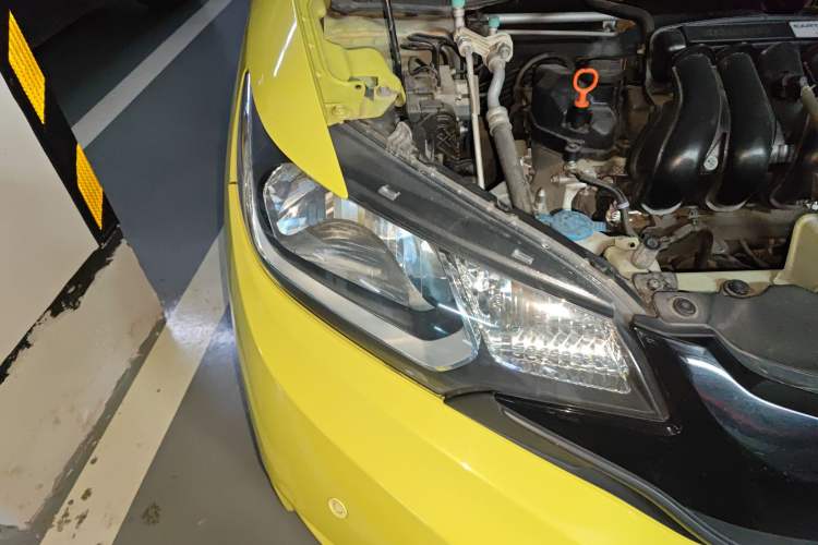 Used Honda Fit 2014 1.5L LX CVT Comfort Model Right Front Headlight