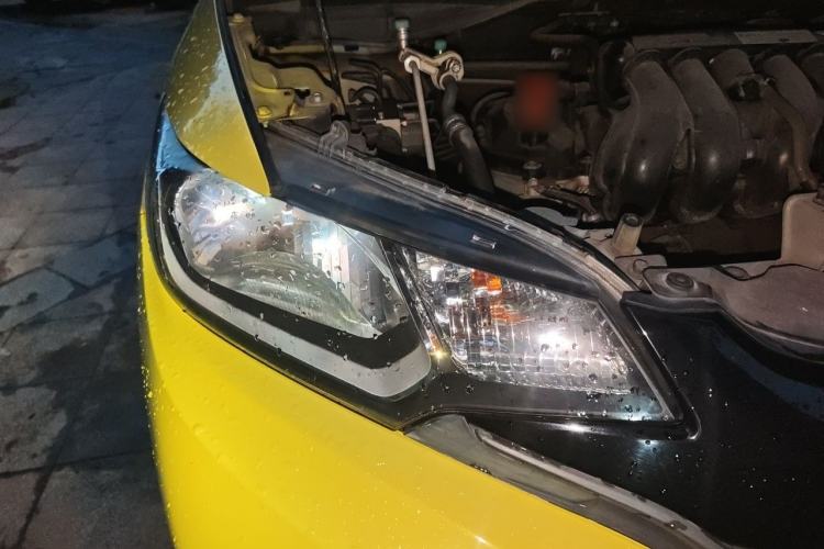 Used Honda Fit 2014 1.5L LX CVT Comfort Model Right Front Headlight