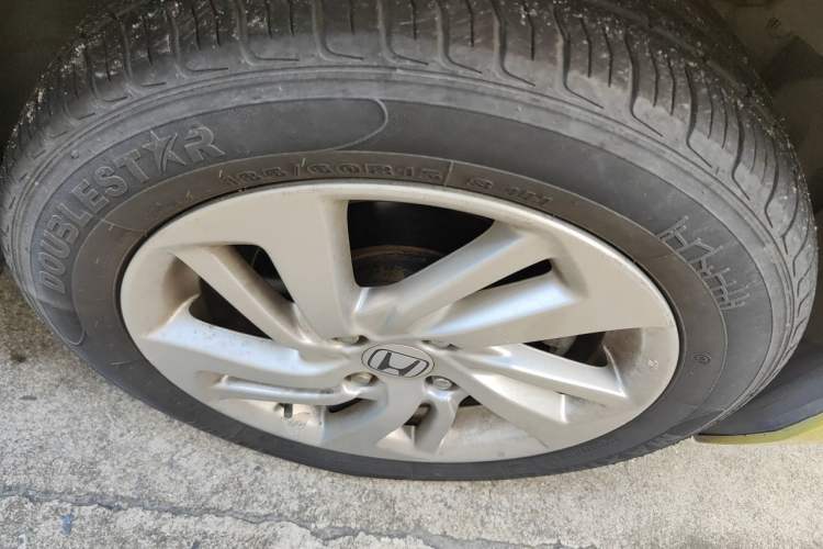 Used Honda Fit 2014 1.5L SE CVT Fashion Model Right Front Wheel Hub