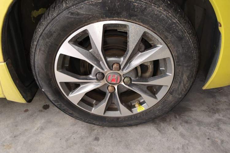 Used Honda Fit 2014 1.5L LX CVT Comfort Model Right Front Wheel Hub