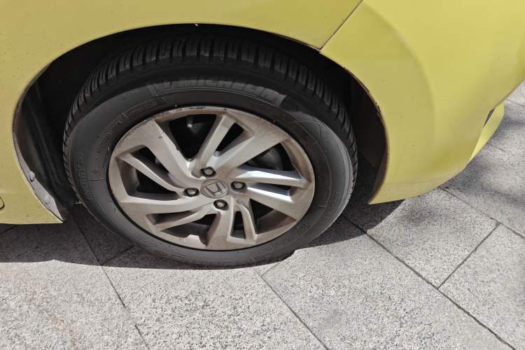 Used Honda Fit 2014 1.5L EXLI CVT Leading Model Right Front Wheel Hub