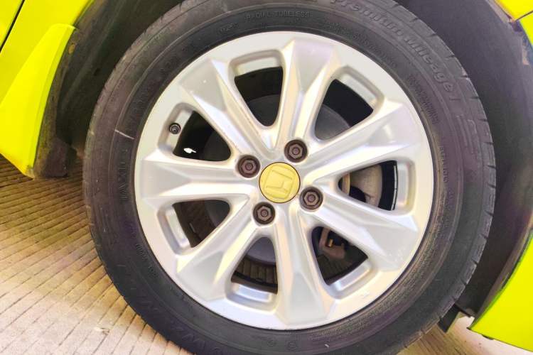 Used Honda Fit 2014 1.5L LX CVT Comfort Model Right Front Wheel Hub