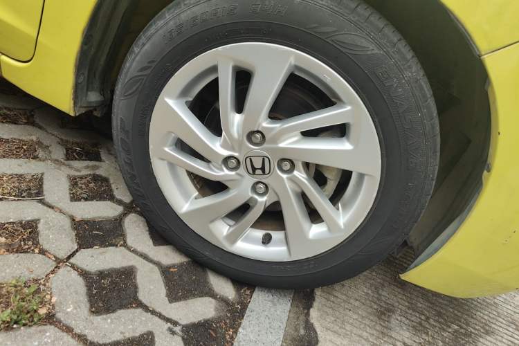 Used Honda Fit 2014 1.5L EXLI CVT Leading Model Right Front Wheel Hub