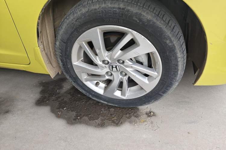 Used Honda Fit 2014 1.5L SE CVT Fashion Model Right Front Wheel Hub