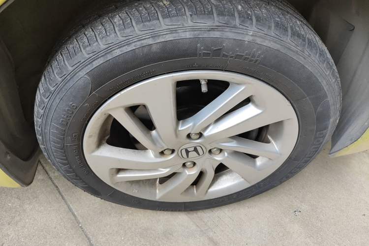 Used Honda Fit 2014 1.5L SE CVT Fashion Model Right Front Wheel Hub