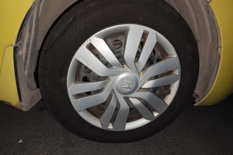 Used Honda Fit 2014 1.5L LX Manual Comfort Model Right Front Wheel Hub