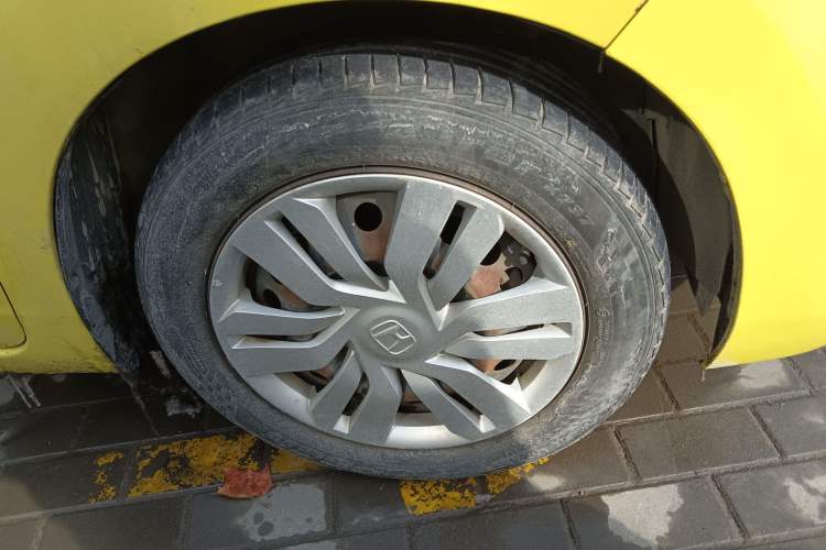 Used Honda Fit 2014 1.5L LX CVT Comfort Model Right Front Wheel Hub
