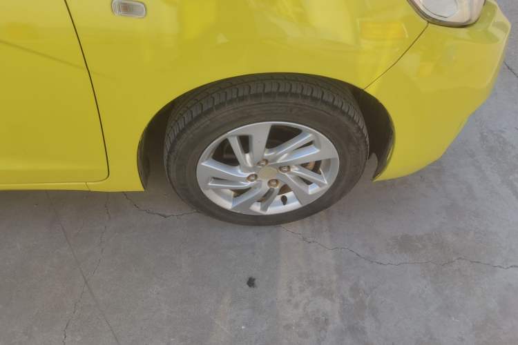 Used Honda Fit 2014 1.5L LX CVT Comfort Model Right Front Wheel Hub