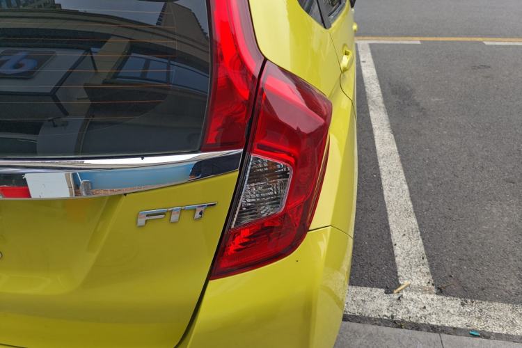 Used Honda Fit 2014 1.5L LX CVT Comfort Model Right Rear Taillight