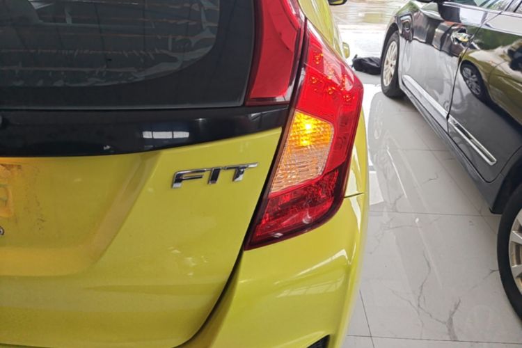 Used Honda Fit 2014 1.5L LX CVT Comfort Model Right Rear Taillight