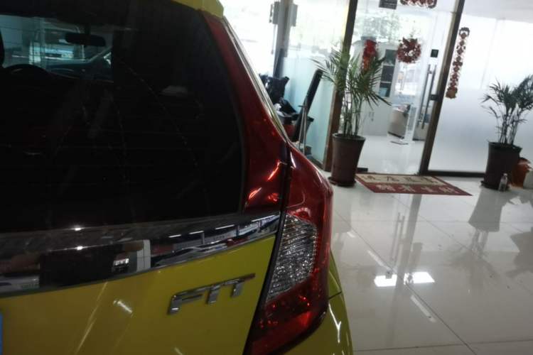 Used Honda Fit 2014 1.5L EXLI CVT Leading Model Right Rear Taillight