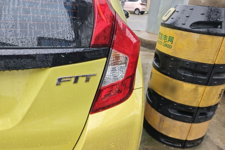 Used Honda Fit 2014 1.5L LX CVT Comfort Model Right Rear Taillight