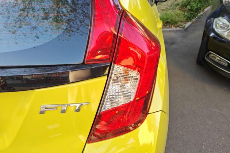 Used Honda Fit 2014 1.5L LX CVT Comfort Model Right Rear Taillight