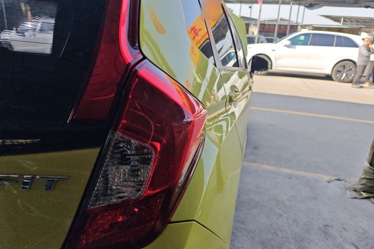 Used Honda Fit 2014 1.5L LX CVT Comfort Model Right Rear Taillight